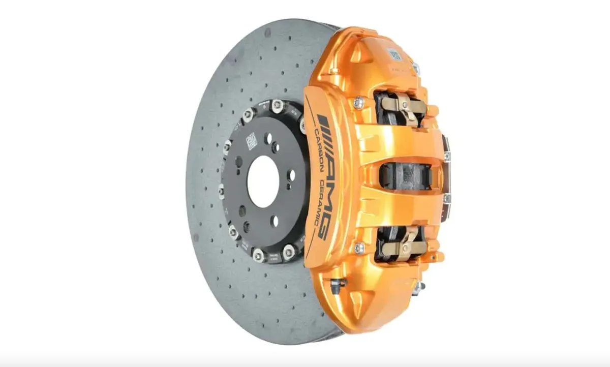 Phanh carbon-ceramic tr&ecirc;n si&ecirc;u xe: Đắt đỏ nhưng c&oacute; thực sự cần thiết?- Ảnh 1.