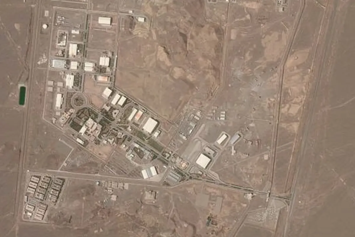 Tổng thống Trump c&acirc;n nhắc chiến dịch nhằm kiểm so&aacute;t nhi&ecirc;n liệu hạt nh&acirc;n của Iran - Ảnh 1.