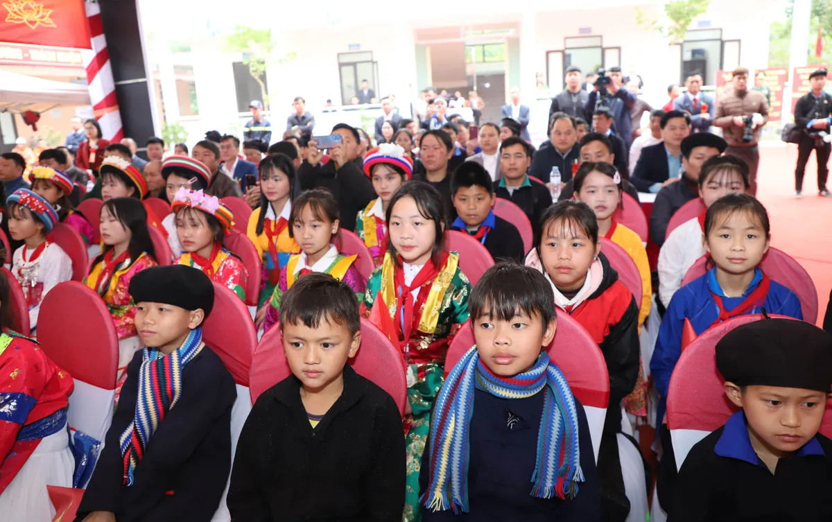 Tuy&ecirc;n Quang khởi c&ocirc;ng đồng loạt 11 trường phổ th&ocirc;ng nội tr&uacute; tại c&aacute;c x&atilde; bi&ecirc;n giới - Ảnh 2.