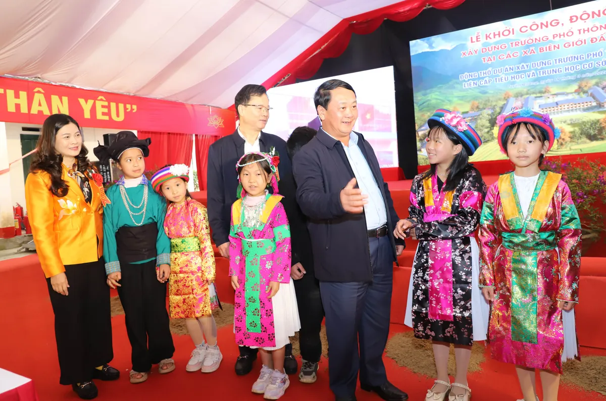 Tuy&ecirc;n Quang khởi c&ocirc;ng đồng loạt 11 trường phổ th&ocirc;ng nội tr&uacute; tại c&aacute;c x&atilde; bi&ecirc;n giới - Ảnh 3.