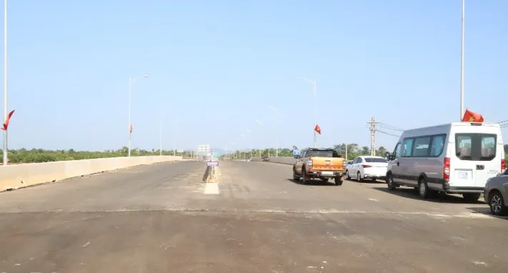Phấn đấu th&ocirc;ng xe kỹ thuật cao tốc Kh&aacute;nh H&ograve;a - Bu&ocirc;n Ma Thuột trước 2/9 - Ảnh 2.