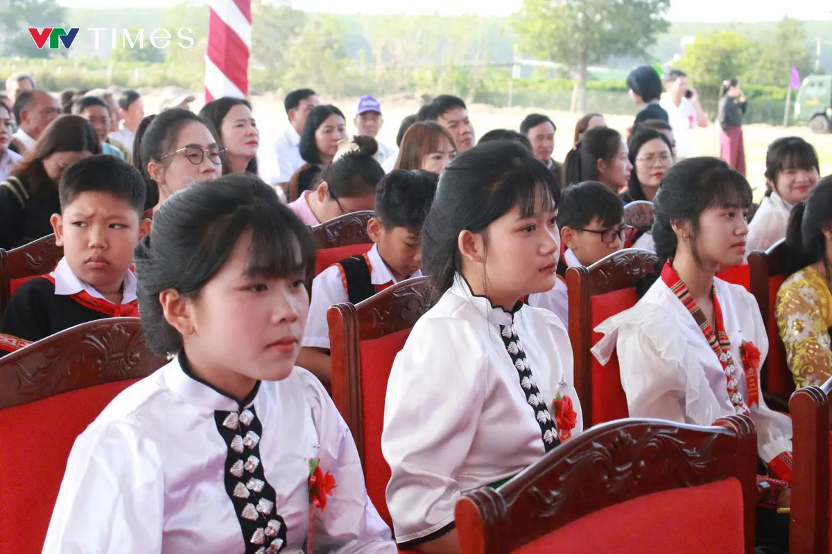 Quảng Ng&atilde;i: Khởi c&ocirc;ng x&acirc;y dựng 5 trường học ở bi&ecirc;n giới - Ảnh 1.