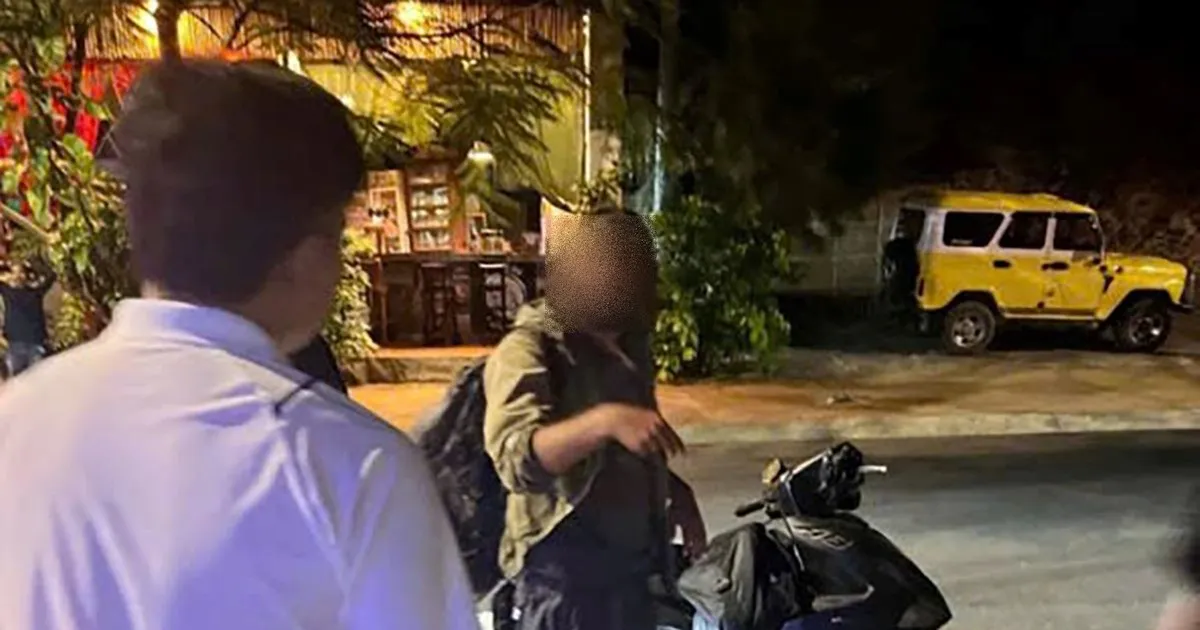 Du kh&aacute;ch nước ngo&agrave;i đ&acirc;m c&ocirc;ng an sau va chạm giao th&ocirc;ng, bỏ trốn hơn 70 km trước khi bị bắt- Ảnh 1.