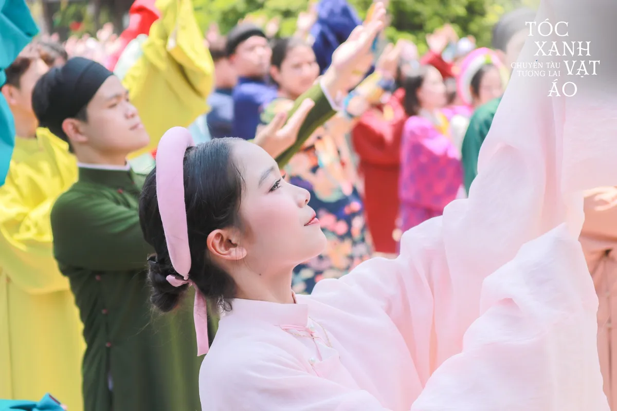 Người trẻ tiếp nối d&ograve;ng chảy văn h&oacute;a Việt tại Ng&agrave;y hội T&oacute;c xanh vạt &aacute;o- Ảnh 2.