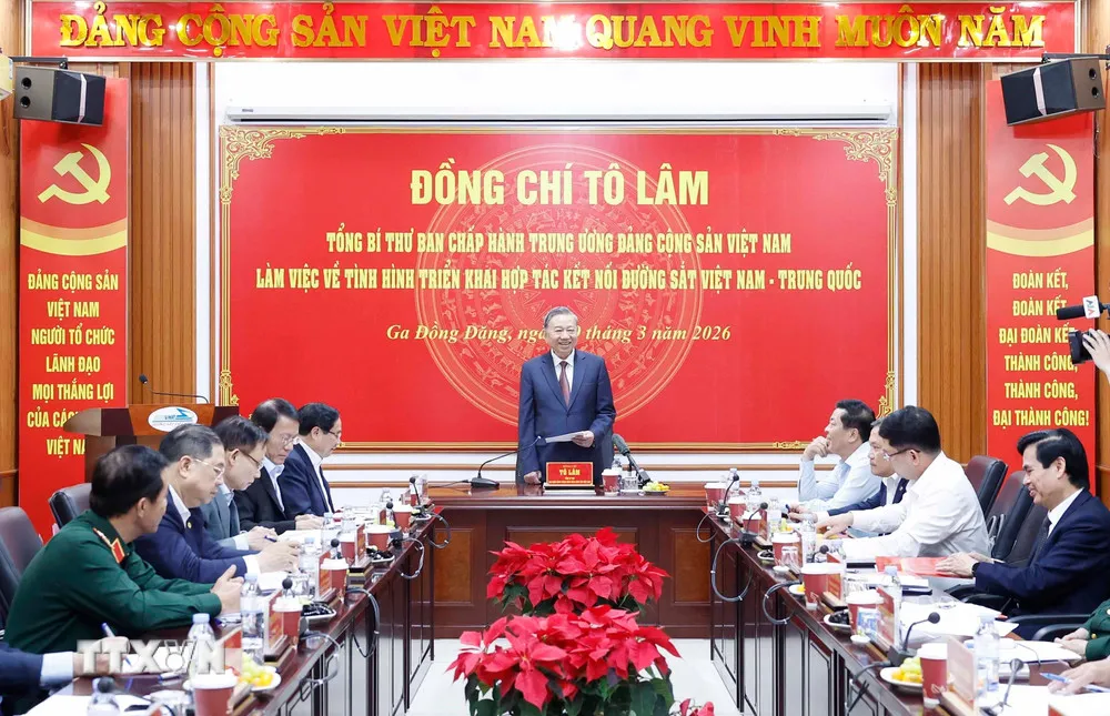 Tổng B&iacute; thư T&ocirc; L&acirc;m: C&aacute;c tuyến đường sắt g&oacute;p phần n&acirc;ng cao vị thế Việt Nam trong chuỗi cung ứng ch&acirc;u &Aacute; - Ảnh 2.