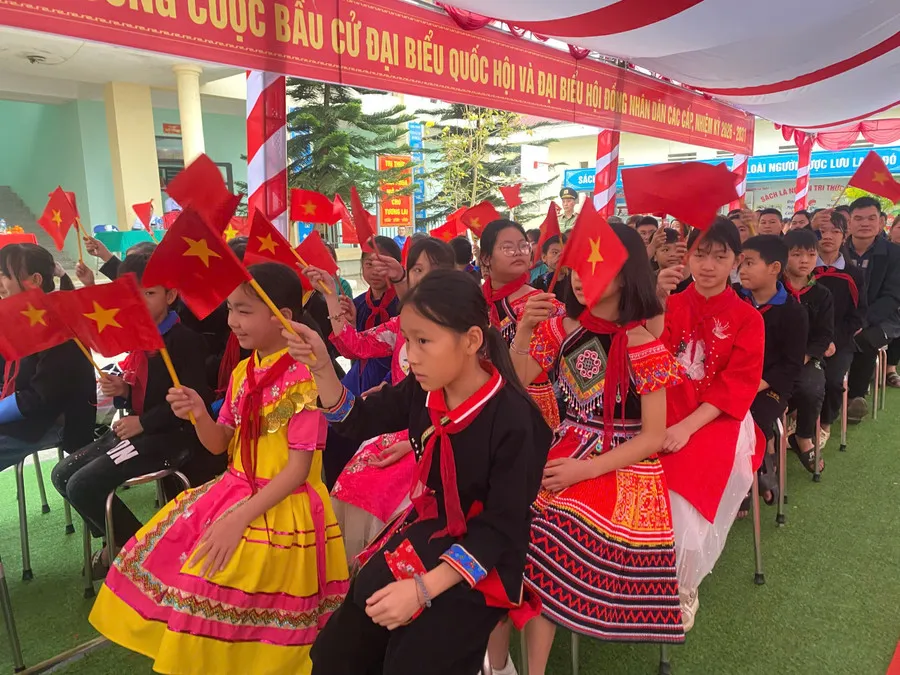 Khởi c&ocirc;ng đồng loạt c&aacute;c trường phổ th&ocirc;ng nội tr&uacute; x&atilde; bi&ecirc;n giới năm 2026- Ảnh 2.