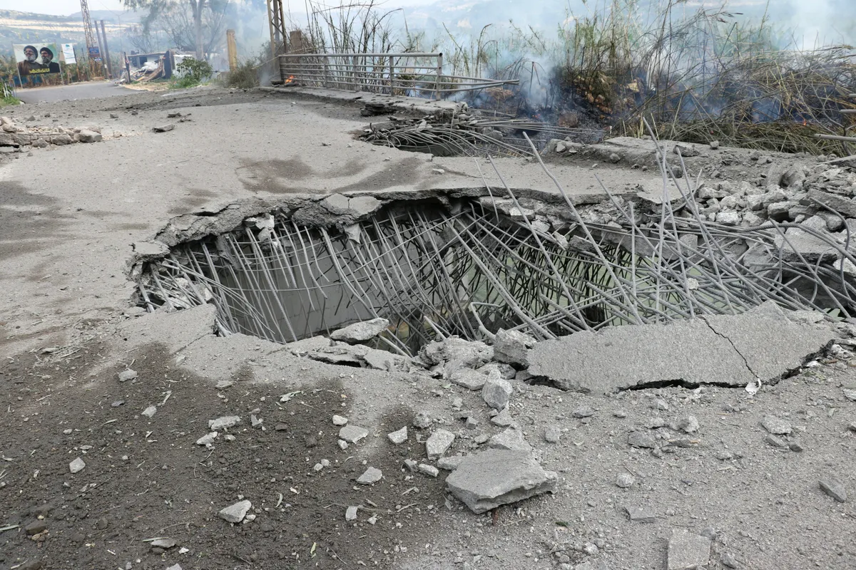 Israel tấn công các cây cầu quan trọng bắc qua sông Litani ở Lebanon- Ảnh 6. Israel tấn công các cây cầu quan trọng bắc qua sông Litani ở Lebanon- Ảnh 6.