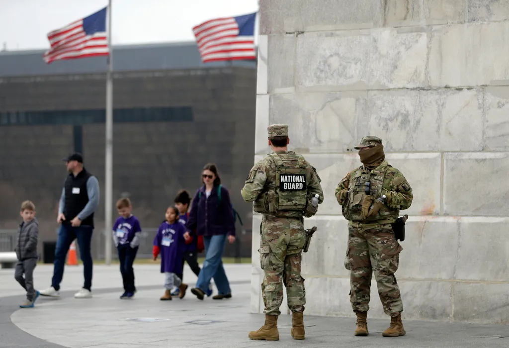 Lầu Năm G&oacute;c dự kiến duy tr&igrave; Vệ binh Quốc gia tại Washington đến năm 2029 - Ảnh 1.