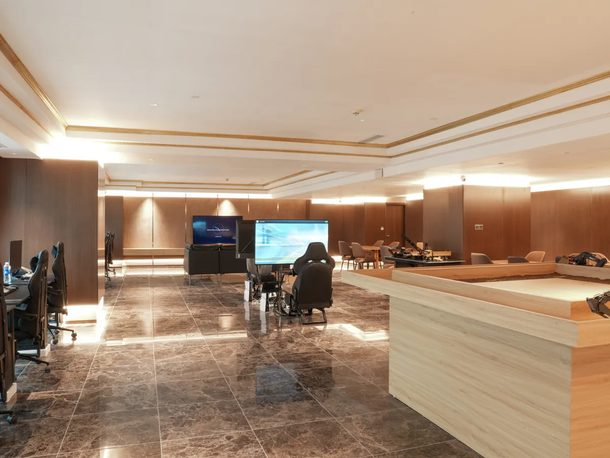 Enter Collection định h&igrave;nh chuẩn giải tr&iacute; mới tại H&agrave; Nội - Ảnh 3.