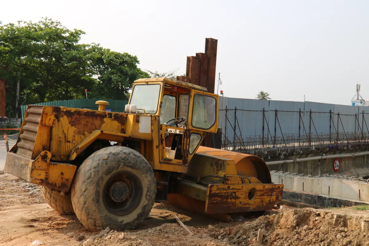 Cận cảnh c&ocirc;ng tr&igrave;nh cầu Vỹ Dạ tr&igrave; trệ: C&ocirc;ng trường &ldquo;đ&oacute;ng băng&rdquo;, nguy cơ lỡ hẹn k&eacute;o d&agrave;i - Ảnh 2.