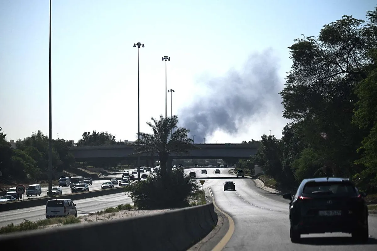 Iran tấn c&ocirc;ng nh&agrave; m&aacute;y lọc dầu Kuwait g&acirc;y hỏa hoạn lớn - Ảnh 1.