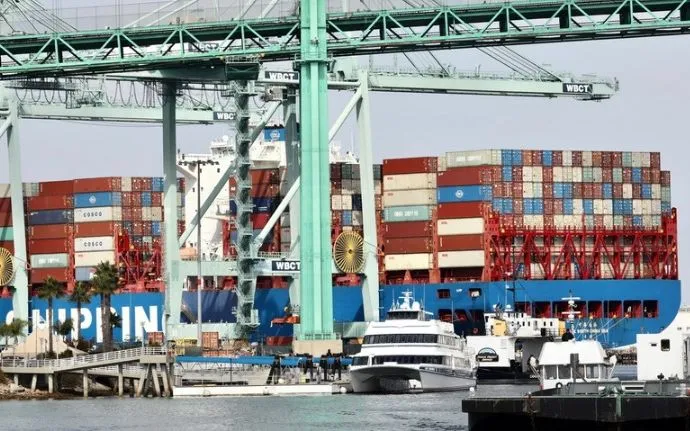 Quang cảnh cảng hàng hóa tại Los Angeles, California (Mỹ). (Ảnh: THX/TTXVN)