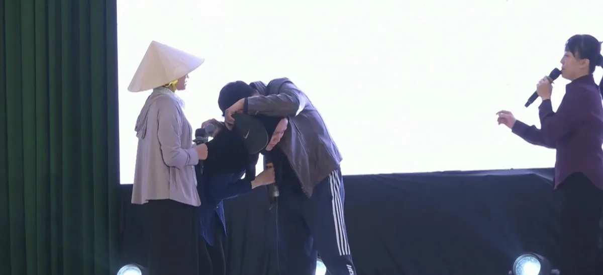 Truyền th&ocirc;ng ngăn chặn di cư tự do- Ảnh 1.