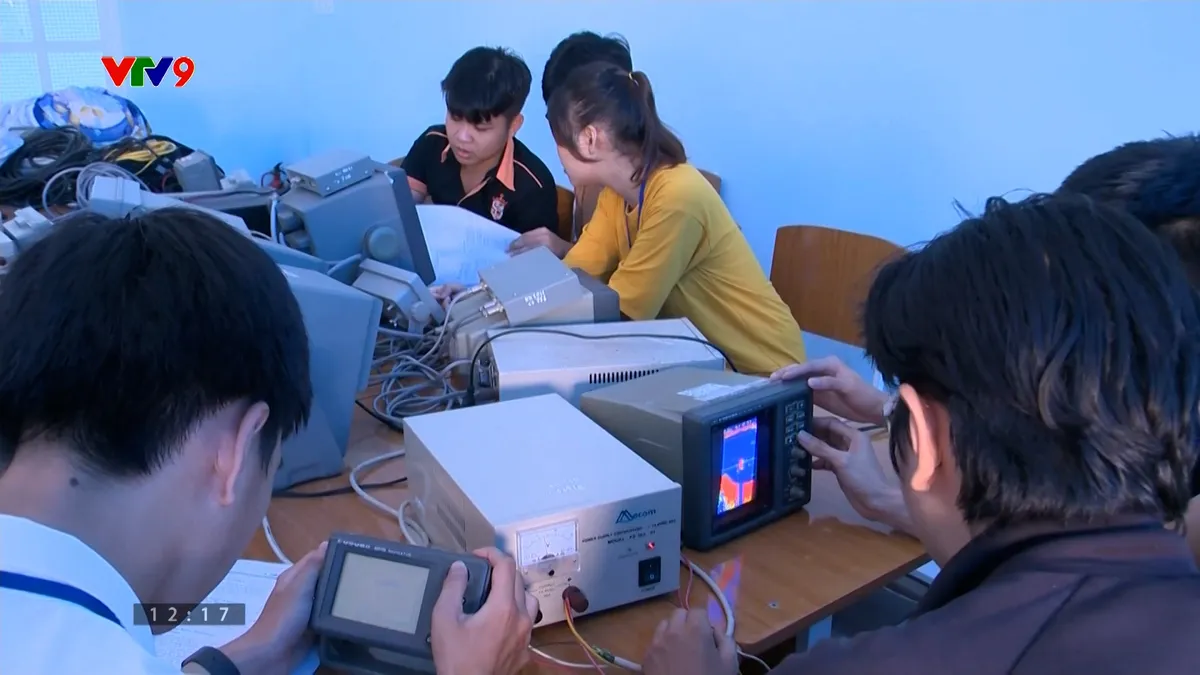 pnhn-2003-4 thiết bị thăm dò.jpg