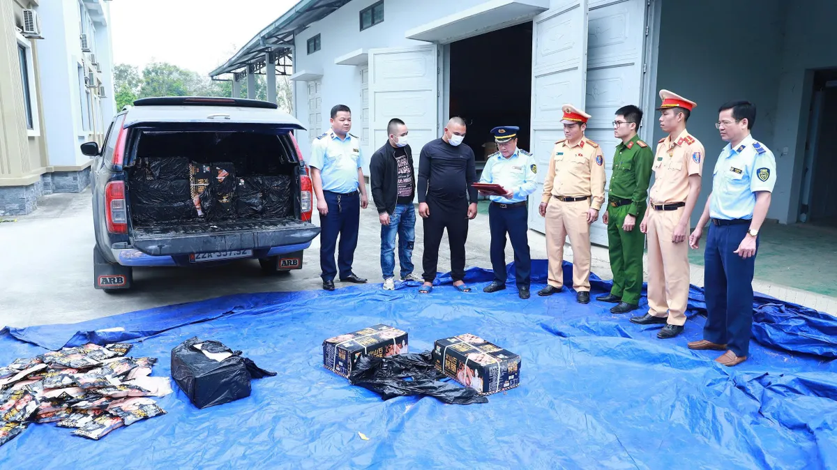 Tuy&ecirc;n Quang: Ph&aacute;t hiện, thu giữ hơn 2,3 tấn x&uacute;c x&iacute;ch kh&ocirc;ng r&otilde; nguồn gốc  - Ảnh 2.