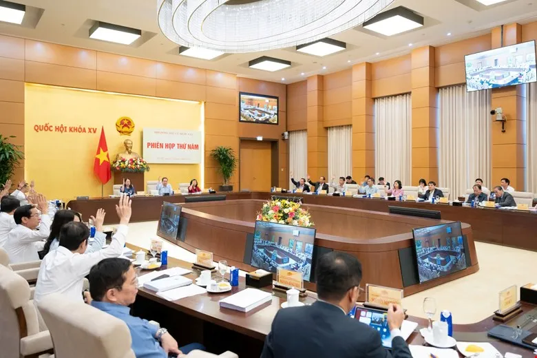 Chủ tịch Quốc hội: Cuộc bầu cử thắng lợi rất lớn, tỷ lệ cử tri đi bầu cao nhất từ trước đến nay- Ảnh 2. Chủ tịch Quốc hội: Cuộc bầu cử thắng lợi rất lớn, tỷ lệ cử tri đi bầu cao nhất từ trước đến nay- Ảnh 2.