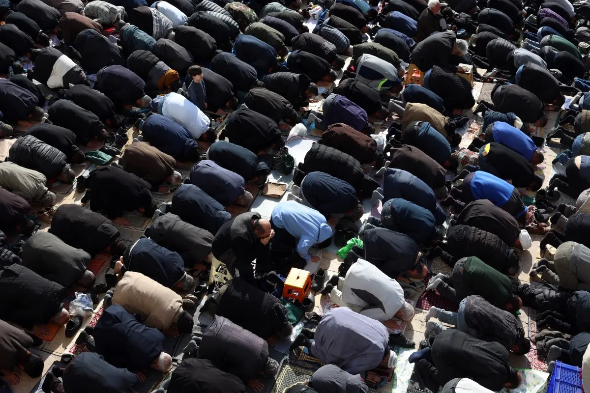 Mỹ tăng cường triển khai qu&acirc;n tới Trung Đ&ocirc;ng trong khi Iran đe dọa c&aacute;c điểm du lịch to&agrave;n cầu- Ảnh 2.