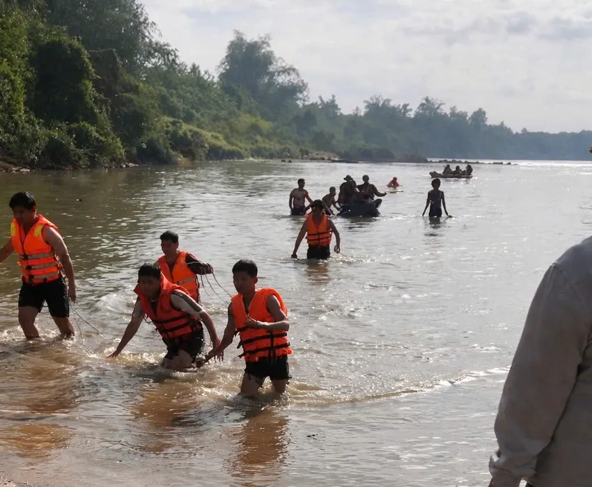 Đại úy Công an ở Khánh Hòa hy sinh khi truy bắt cát tặc - Ảnh 1.
