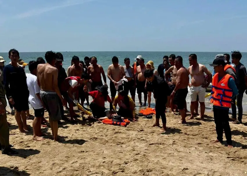 Nam du kh&aacute;ch 76 tuổi tử vong khi đang tắm biển c&ugrave;ng nh&oacute;m bạn ở L&acirc;m Đồng - Ảnh 1.