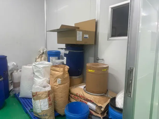 Triệt ph&aacute; cơ sở sản xuất mỹ phẩm giả quy m&ocirc; lớn tại TP Hồ Ch&iacute; Minh- Ảnh 1.