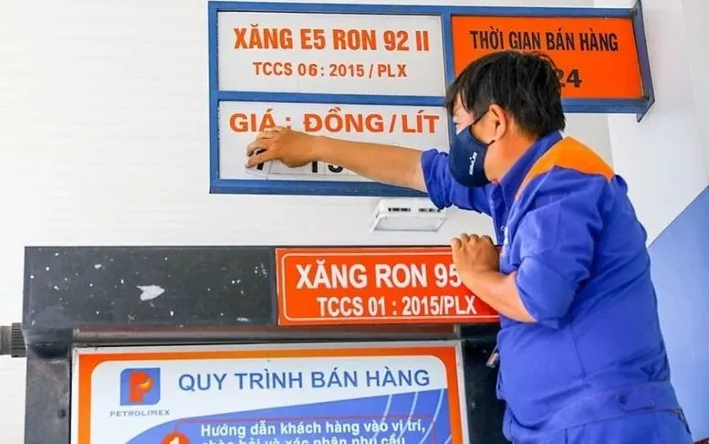 Điều chỉnh giá xăng dầu: Tăng từ 15% hoặc giảm từ 10% sẽ được xử lý ngay sau 1 ngày- Ảnh 1. Điều chỉnh giá xăng dầu: Tăng từ 15% hoặc giảm từ 10% sẽ được xử lý ngay sau 1 ngày- Ảnh 1.