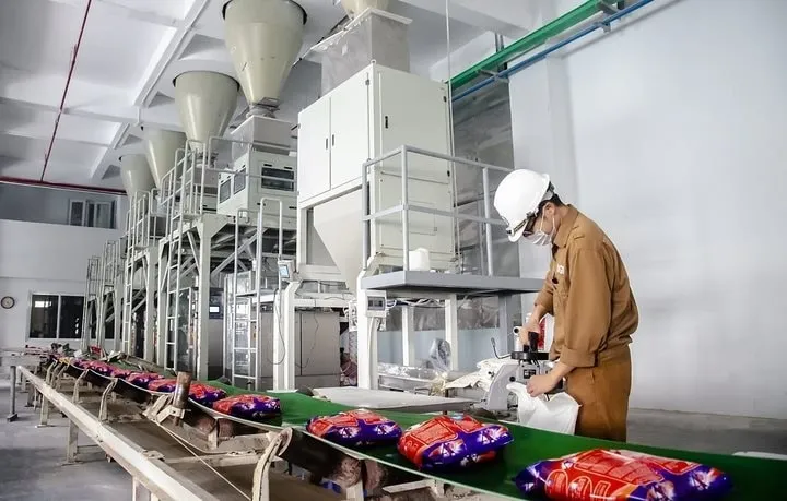 Cổ phiếu DGC xuất hiện lực cầu lớn nhưng chưa thể đảo chiều, vốn h&oacute;a H&oacute;a chất Đức Giang giảm mạnh- Ảnh 1.