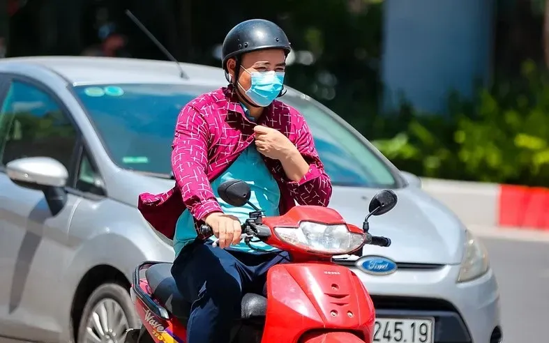 Thời tiết Nam Bộ nắng nóng, miền Đông có nơi trên 35 độ C