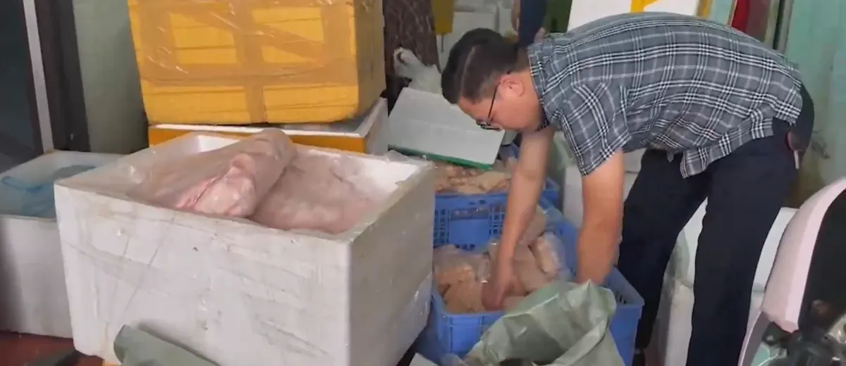 Thanh Hoá: Thu giữ gần 1 tấn thực phẩm không rõ nguồn gốc- Ảnh 2. Thanh Hoá: Thu giữ gần 1 tấn thực phẩm không rõ nguồn gốc- Ảnh 2.