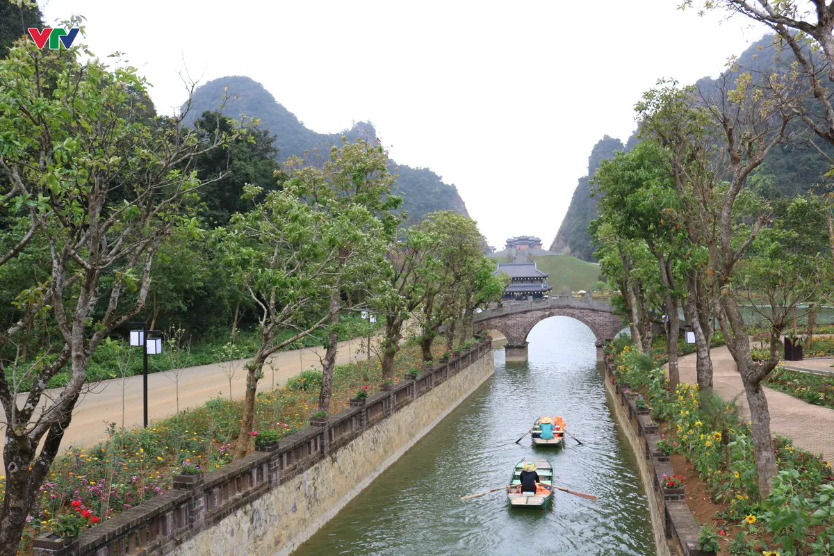 Thung Ui - Điểm nhấn mới trong kh&ocirc;ng gian văn h&oacute;a t&acirc;m linh của v&ugrave;ng đất Cố đ&ocirc; Hoa Lư- Ảnh 4.