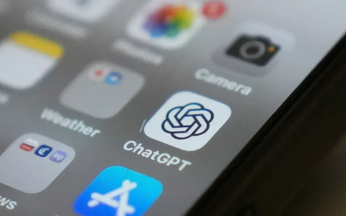 Đề xuất mở rộng nội dung nhạy cảm tr&ecirc;n ChatGPT l&agrave;m dấy l&ecirc;n lo ngại về quyền ri&ecirc;ng tư- Ảnh 1.