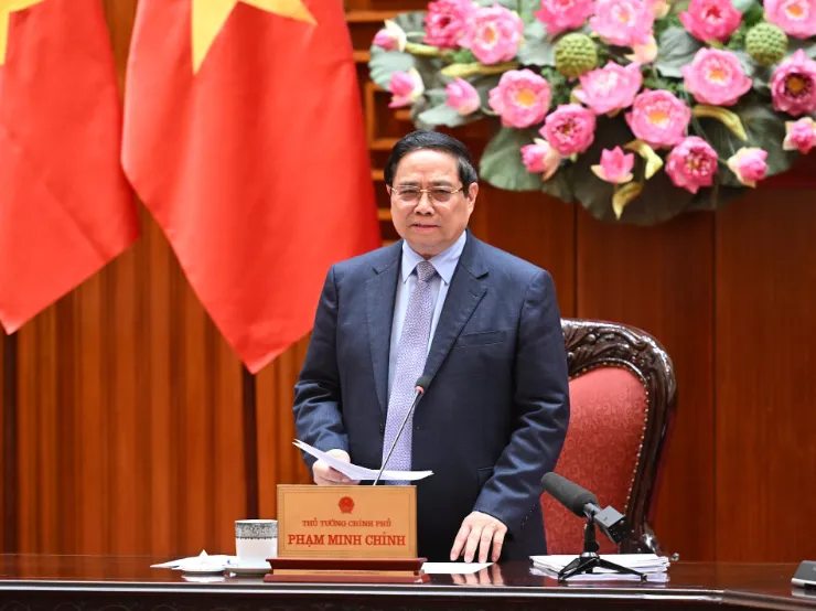 Thủ tướng: Kh&ocirc;ng để thiếu xăng dầu cho sản xuất, kinh doanh, ti&ecirc;u d&ugrave;ng- Ảnh 2.