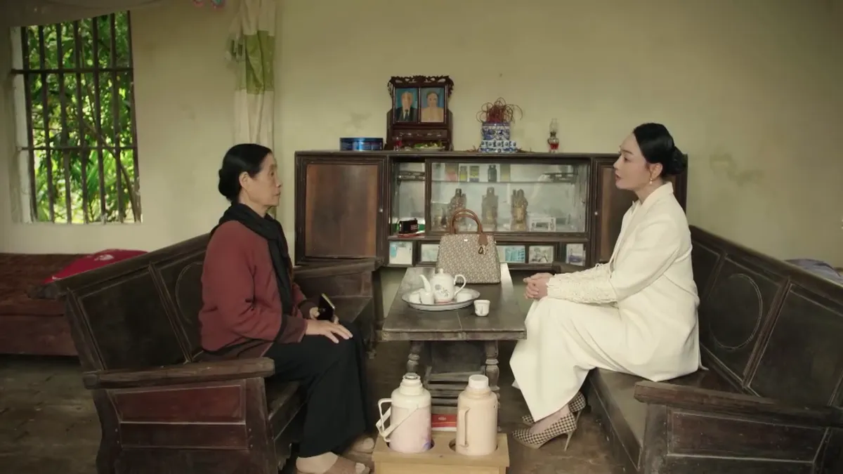 Bước ch&acirc;n v&agrave;o đời - Tập 13: Về qu&ecirc; gặp b&agrave; Thương, mẹ Qu&acirc;n v&ecirc;nh v&aacute;o, khinh người- Ảnh 1.