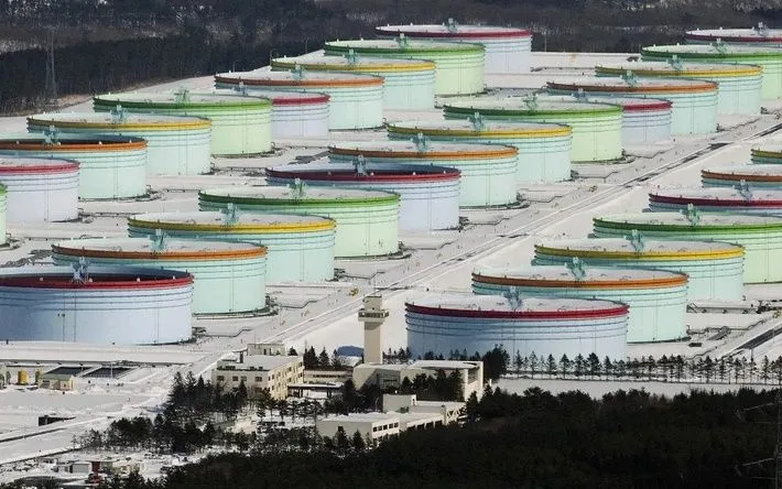 Kho dự trữ dầu quốc gia Mutsu Ogawara ở tỉnh Aomori, Nhật Bản - Ảnh: AFP
