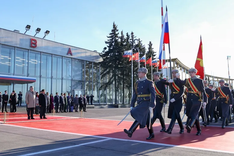 Thủ tướng Phạm Minh Ch&iacute;nh tới Thủ đ&ocirc; Moscow, bắt đầu thăm ch&iacute;nh thức Li&ecirc;n bang Nga - Ảnh 2.
