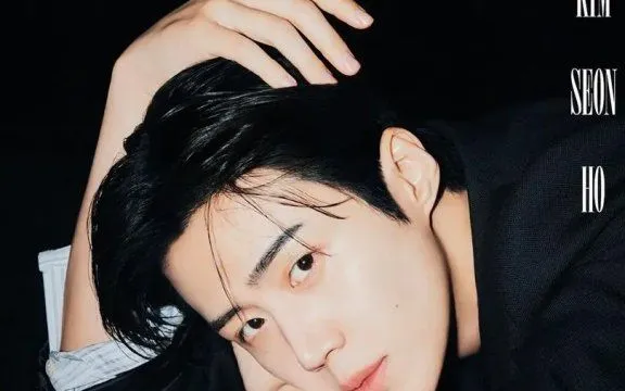 Ảnh: Harper's Bazaar Korea