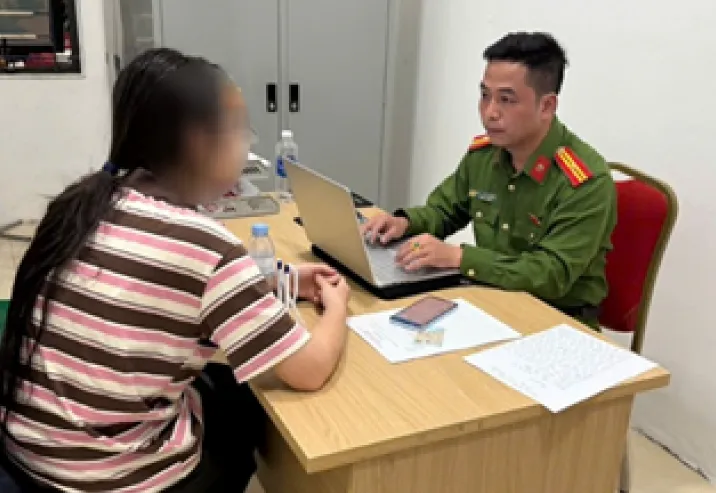 H&agrave; Nội: Kịp thời ngăn nữ sinh b&aacute;n 114 chỉ v&agrave;ng v&igrave; tin lời ''hỗ trợ du học'' tr&ecirc;n mạng - Ảnh 2.