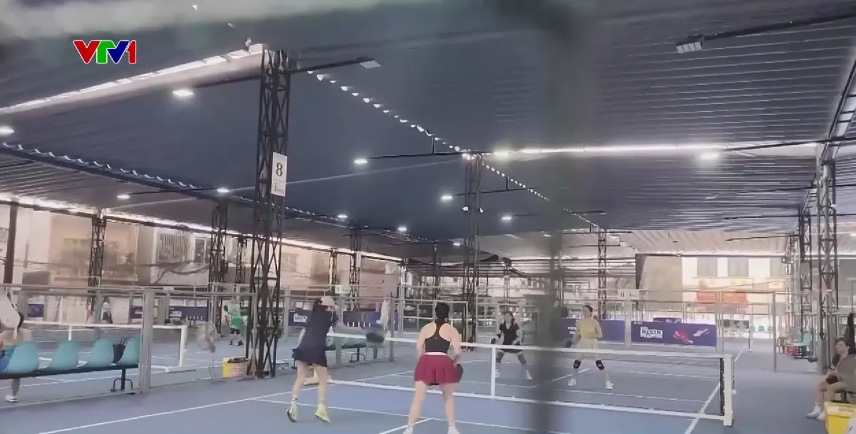 Bức xúc vì tiếng ồn từ sân pickleball giữa khu dân cư - Ảnh 1.