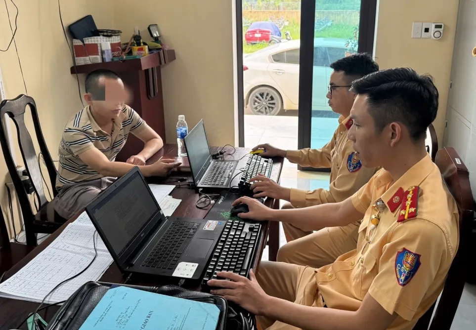 Chuyển điều tra vụ bịa đặt, xuy&ecirc;n tạc nhằm b&ocirc;i nhọ lực lượng CSGT ở Tuy&ecirc;n Quang- Ảnh 1.