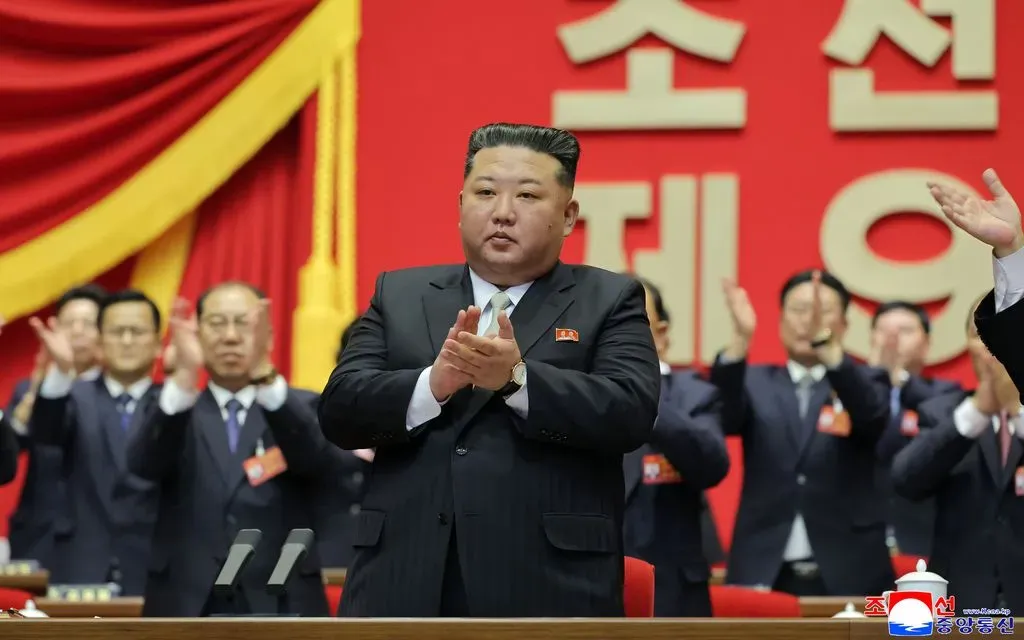 Nh&agrave; l&atilde;nh đạo Triều Ti&ecirc;n Kim Jong-un t&aacute;i đắc cử Chủ tịch Ủy ban Quốc vụ - Ảnh 1.