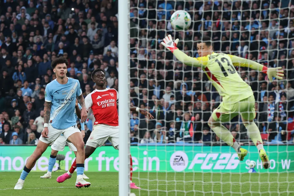 Arsenal trả giá vì sai lầm, Man City lên ngôi tại Wembley- Ảnh 3.