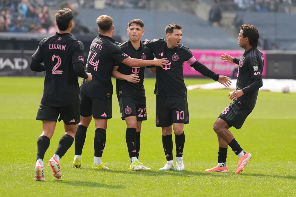 Messi lập siêu phẩm đá phạt, Inter Miami thắng nghẹt thở trên sân New York City- Ảnh 3.