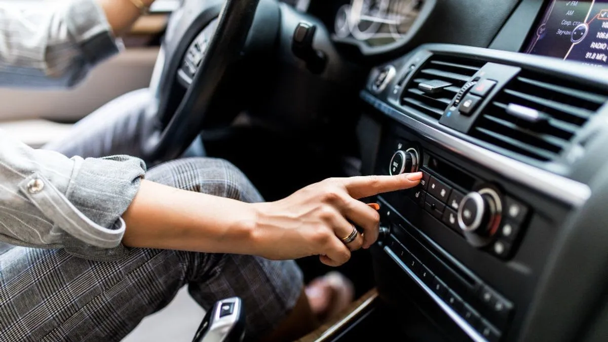 V&igrave; sao n&ecirc;n tắt điều h&ograve;a trước khi tắt m&aacute;y &ocirc; t&ocirc;?- Ảnh 1.