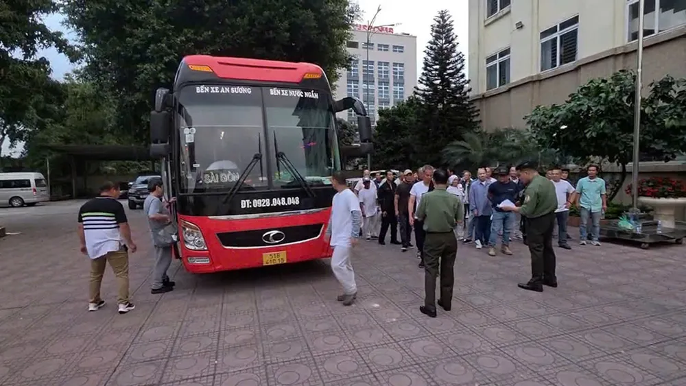 TP Hồ Chí Minh tiếp nhận 34 công dân bị Mỹ trục xuất - Ảnh 1.