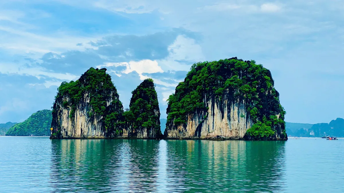 Vịnh B&aacute;i Tử Long được vinh danh trong top kỳ quan Đ&ocirc;ng Nam &Aacute; 2026- Ảnh 1.
