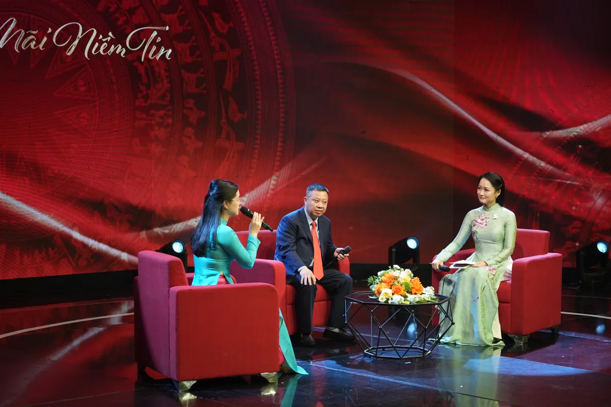 S&aacute;ng m&atilde;i niềm tin: Bản h&ograve;a ca của &yacute; ch&iacute; v&agrave; l&ograve;ng d&acirc;n sau ng&agrave;y hội bầu cử - Ảnh 4.