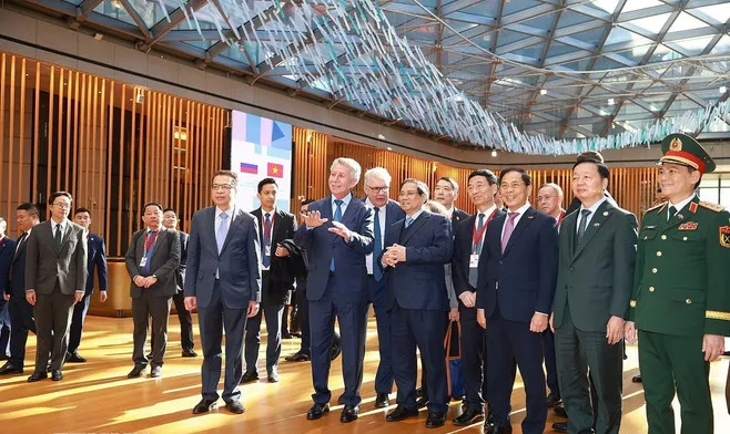 Thủ tướng Phạm Minh Ch&iacute;nh l&agrave;m việc, th&uacute;c đẩy c&aacute;c dự &aacute;n kh&iacute; LNG với Nga- Ảnh 2.