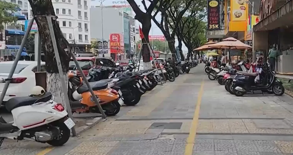 Đ&agrave; Nẵng cấm kinh doanh tr&ecirc;n vỉa h&egrave;- Ảnh 1.