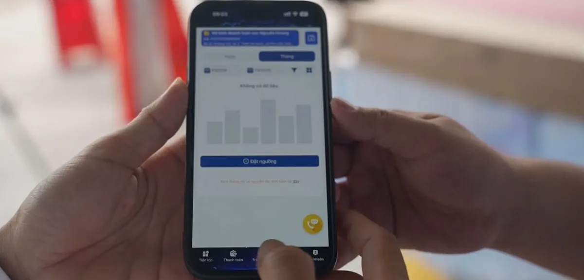 Điện lực Gia Lai đón khách hàng thứ 1 triệu- Ảnh 2. Điện lực Gia Lai đón khách hàng thứ 1 triệu- Ảnh 2.