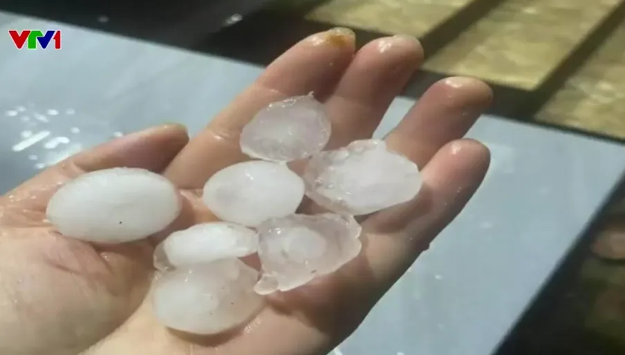 GI&Ocirc;NG LỐC, MƯA Đ&Aacute; G&Acirc;Y THIỆT HẠI Ở V&Ugrave;NG N&Uacute;I BẮC BỘ - Ảnh 3.