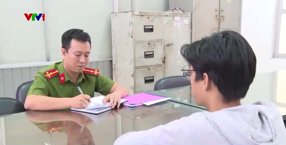 Thao t&uacute;ng t&acirc;m l&yacute; để &ldquo;bắt c&oacute;c trực tuyến&rdquo;: Cảnh b&aacute;o thủ đoạn lừa đảo mới - Ảnh 1.